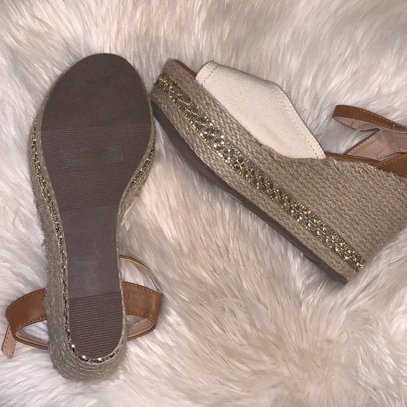 Heeled Sandal Wedges - Picture 3 of 3